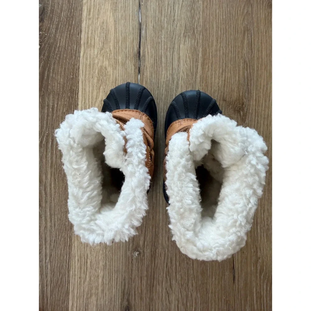 Cat & Jack Winter Duck Boots Toddler 5 Tan Black Faux Shearling Hook Loop Straps